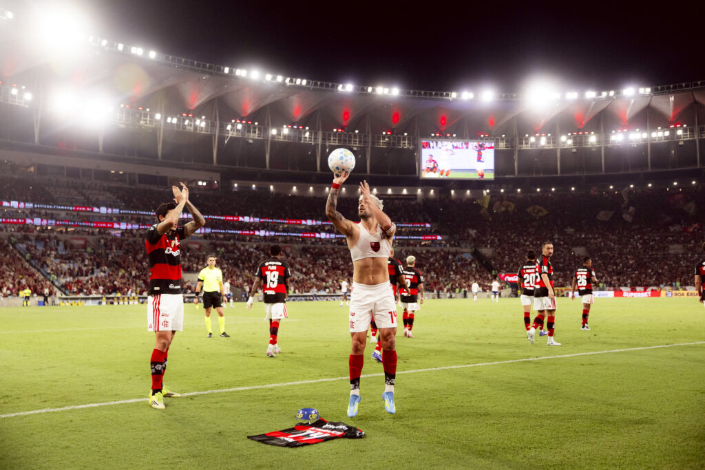 Flamengo vence o Bahia: Arrascaeta homenageia Oscar e Paquetá brilha novamente