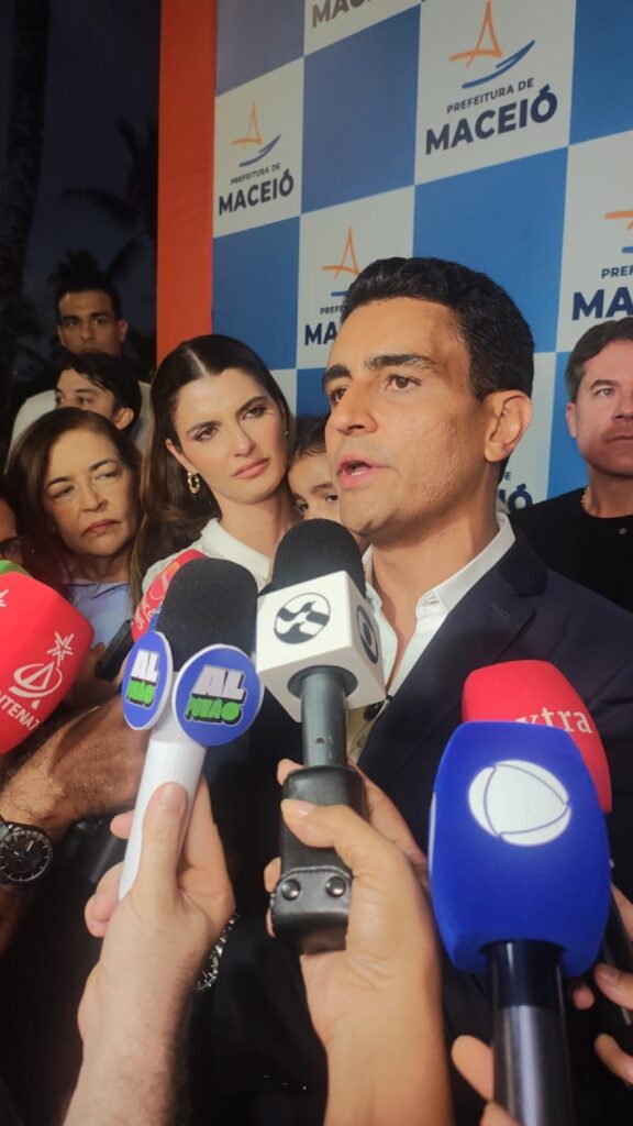 JHC Deixa Prefeitura de Maceió e Mira Eleições de 2026 pelo PSDB