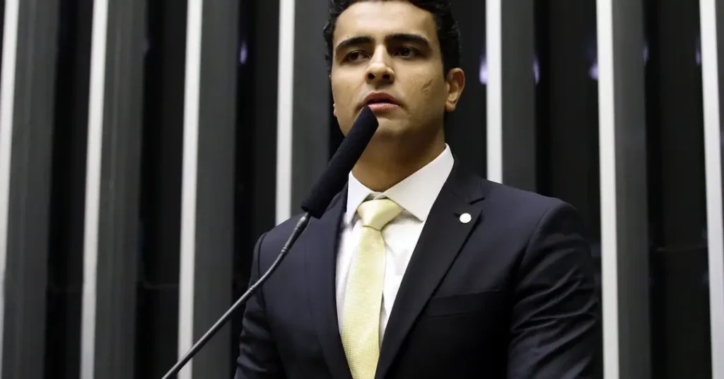 Os Superpoderes de JHC no PSDB: A Influência de Aécio Neves