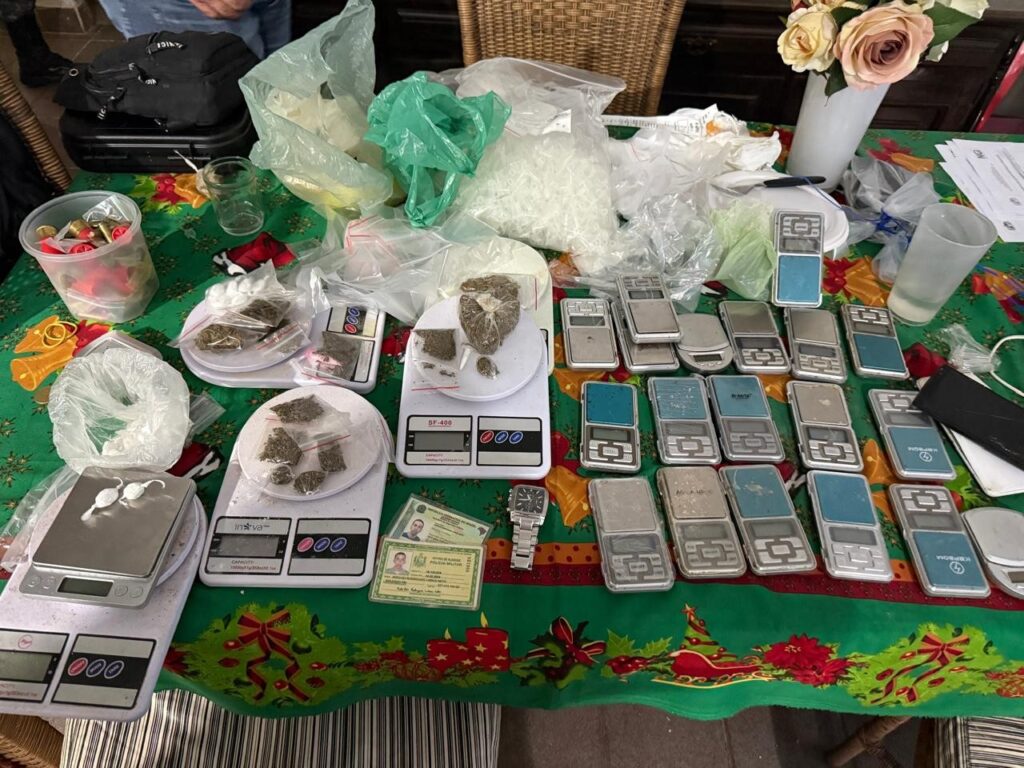 Policial Militar Detido com Entorpecentes e R$ 7 Mil em Maceió