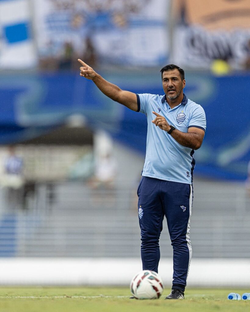 Preparação do CSA Para Jogo em Campo Sintético: O Que Esperar Preparação do CSA Para Jogo em Campo Sintético: O Que Esperar