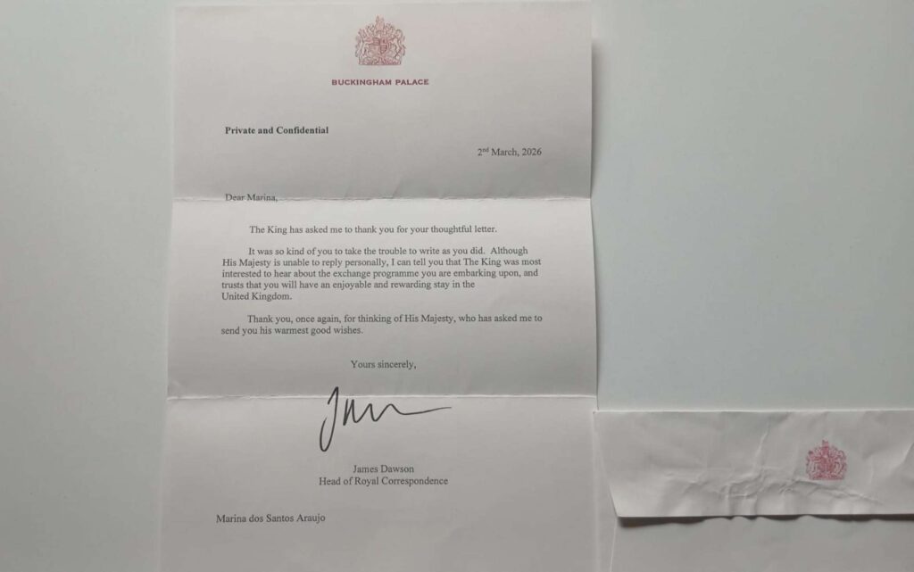 Rei da Inglaterra Envia Mensagem Surpreendente a Estudante de Maceió Rei da Inglaterra Envia Mensagem Surpreendente a Estudante de Maceió