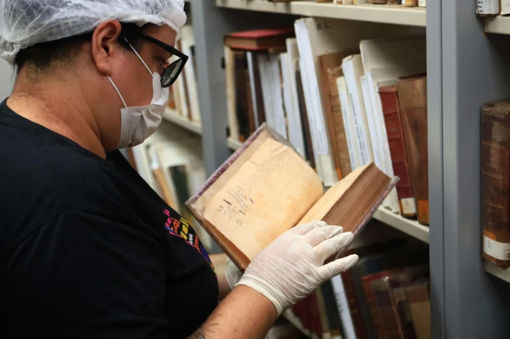 Secult e Ufal: Digitalização de Obras Raras Revoluciona Acesso à Cultura em Alagoas