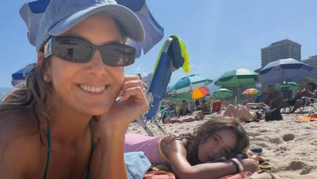 Ticiane Pinheiro Compartilha Momentos Especiais na Praia com Sua Filha Manuella