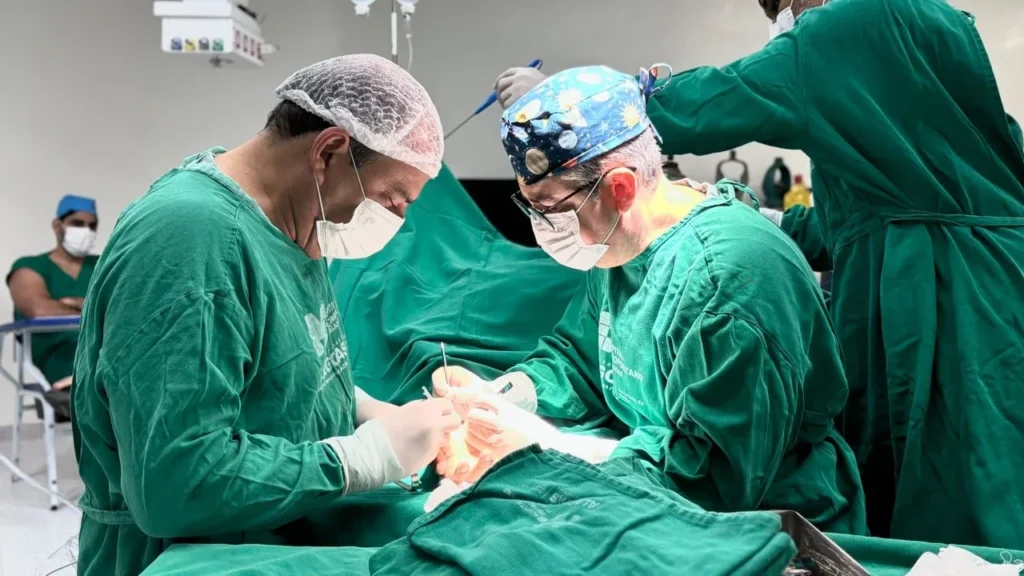 Cirurgia Complexa no Hospital Metropolitano de Alagoas Restaura Função da Mão em Paciente
