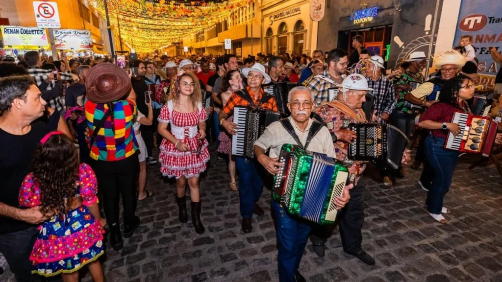 Arrasta Pé leva cultura e tradição para o bairro de Jaraguá e movimenta São João Raiz 2026 Arrasta Pé leva cultura e tradição para o bairro de Jaraguá e movimenta São João Raiz 2026
