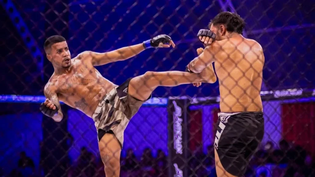 Coliseu Strikers 2024: Metrópoles Esportes transmite evento em Maceió com nove lutas e cinturões em
