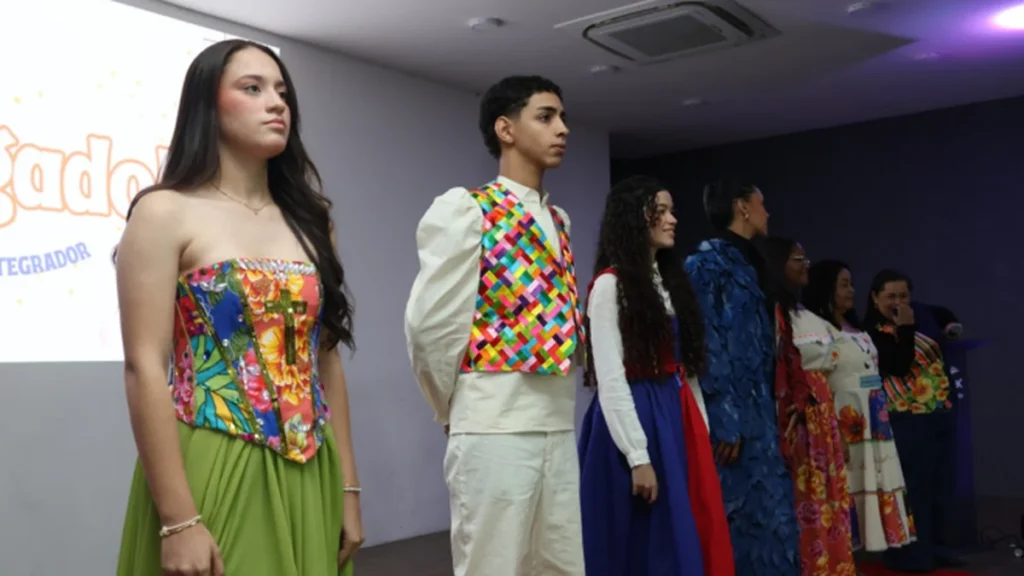 Alunas de Modelista Criam Coleção que Celebra Folguedos Tradicionais de Alagoas Alunas de Modelista Criam Coleção que Celebra Folguedos Tradicionais de Alagoas