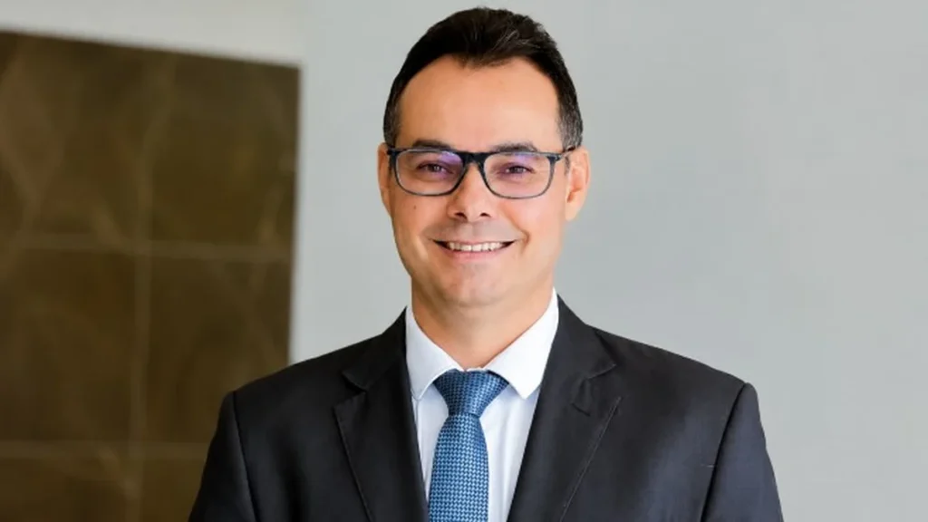 Professor da Ufal é semifinalista do Prêmio Jabuti Acadêmico com obra inédita Professor da Ufal é semifinalista do Prêmio Jabuti Acadêmico com obra inédita