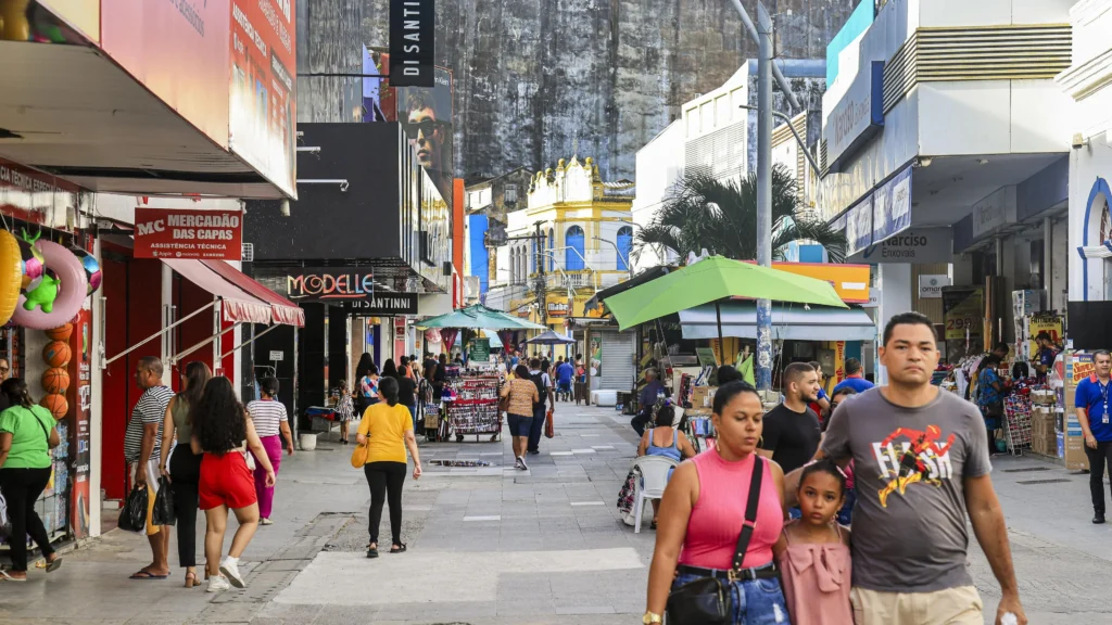 Copa do Mundo impulsiona economia formal e informal em Alagoas com aumento no comércio e turismo